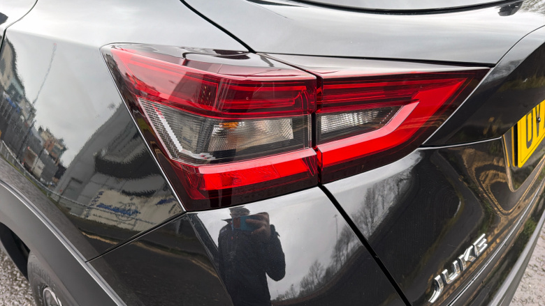 Nissan Juke 1.0 DiG-T N-Connecta 5dr Petrol Hatchback